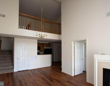 21197 Mcfadden Square - Photo Thumbnail 9