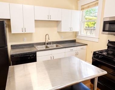 1006 W 22nd St - Photo Thumbnail 13