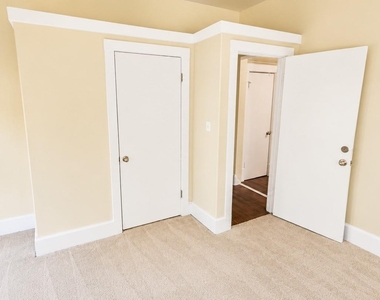 1006 W 22nd St - Photo Thumbnail 14