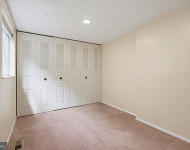 8284 Crestmont Circle - Photo Thumbnail 23