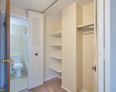 8284 Crestmont Circle - Photo Thumbnail 16