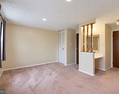 8284 Crestmont Circle - Photo Thumbnail 14