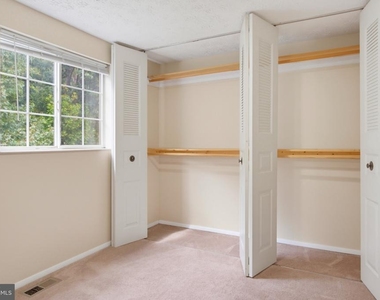 8284 Crestmont Circle - Photo Thumbnail 22