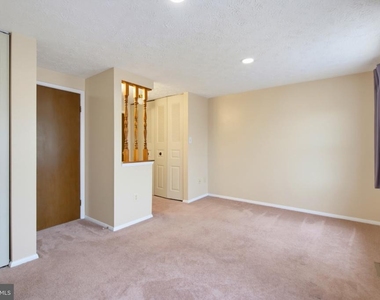 8284 Crestmont Circle - Photo Thumbnail 19