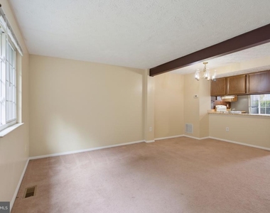 8284 Crestmont Circle - Photo Thumbnail 9