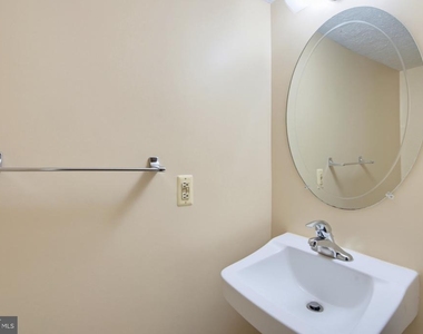 8284 Crestmont Circle - Photo Thumbnail 29