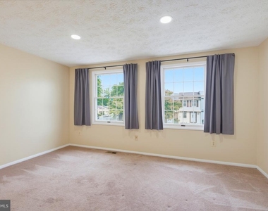 8284 Crestmont Circle - Photo Thumbnail 18
