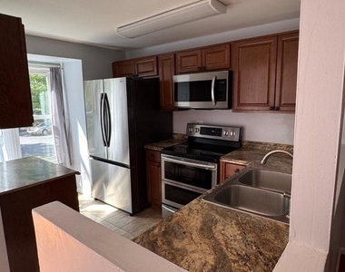 5901 Saint Giles Way - Photo Thumbnail 2