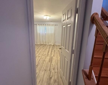 5901 Saint Giles Way - Photo Thumbnail 30