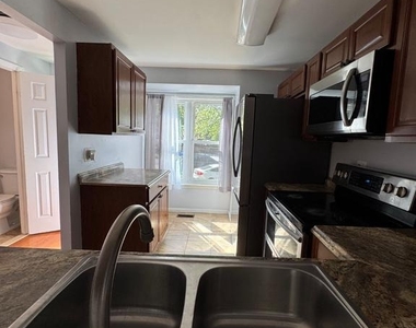 5901 Saint Giles Way - Photo Thumbnail 5