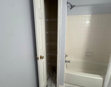 5901 Saint Giles Way - Photo Thumbnail 37