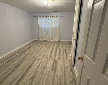 5901 Saint Giles Way - Photo Thumbnail 31