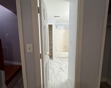 5901 Saint Giles Way - Photo Thumbnail 35