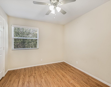 301 Algerita Dr - Photo Thumbnail 6