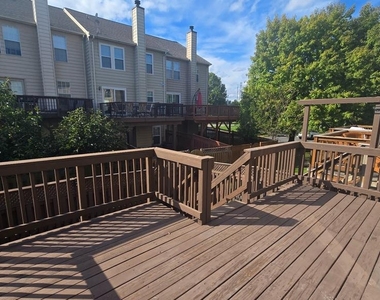 6035 Kestner Circle - Photo Thumbnail 20