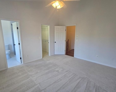 6035 Kestner Circle - Photo Thumbnail 9