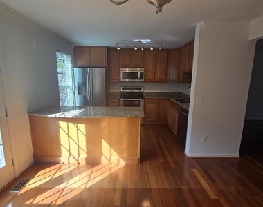 6035 Kestner Circle - Photo Thumbnail 6