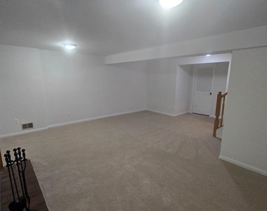 6035 Kestner Circle - Photo Thumbnail 19