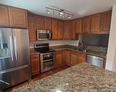 6035 Kestner Circle - Photo Thumbnail 7