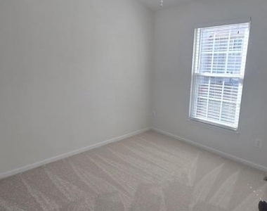 6035 Kestner Circle - Photo Thumbnail 13