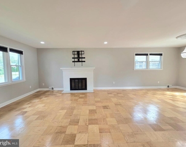 5311 Montgomery Street - Photo Thumbnail 3
