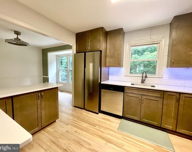 7925 Forest Path Way - Photo Thumbnail 7