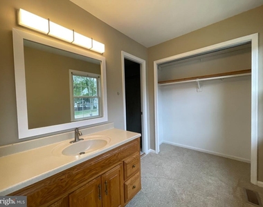 7925 Forest Path Way - Photo Thumbnail 18