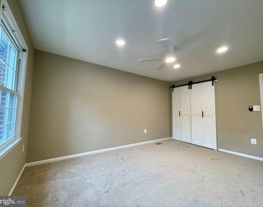 7925 Forest Path Way - Photo Thumbnail 16
