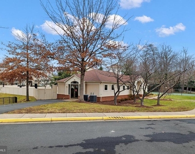 4200 Mozart Brigade Lane - Photo Thumbnail 26