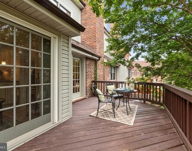 6312 Chaucer View Circle - Photo Thumbnail 12