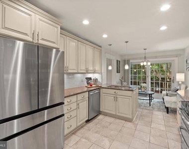 6312 Chaucer View Circle - Photo Thumbnail 6