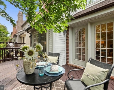 6312 Chaucer View Circle - Photo Thumbnail 13