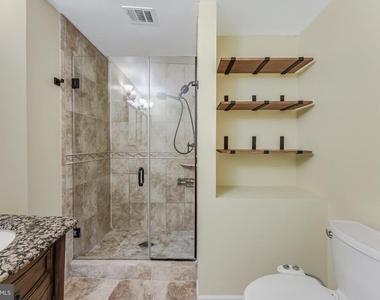 8105 Oaklake Court - Photo Thumbnail 29