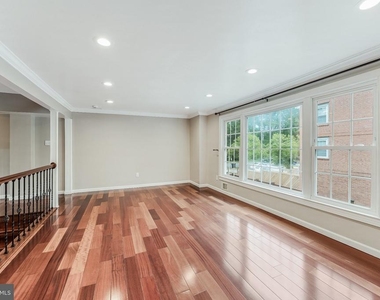 8105 Oaklake Court - Photo Thumbnail 21