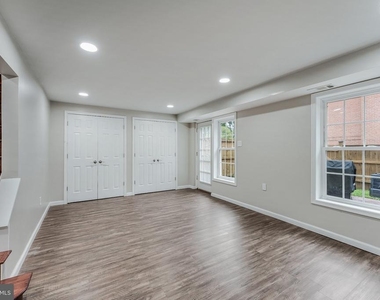 8105 Oaklake Court - Photo Thumbnail 35
