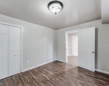 8105 Oaklake Court - Photo Thumbnail 33