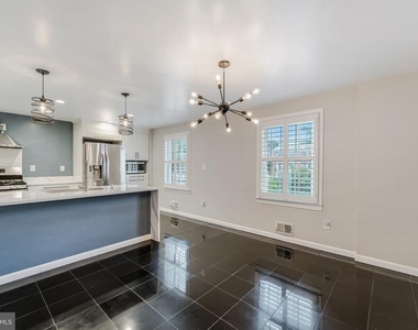 8105 Oaklake Court - Photo Thumbnail 15