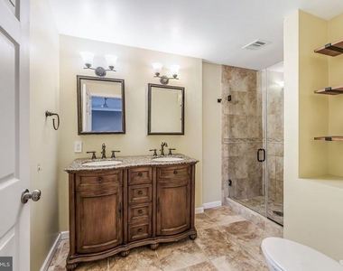 8105 Oaklake Court - Photo Thumbnail 28