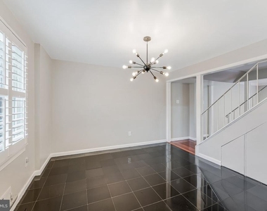 8105 Oaklake Court - Photo Thumbnail 16