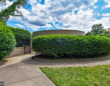 6624 E Wakefield Drive - Photo Thumbnail 3