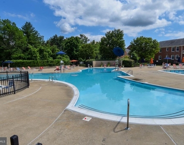 6624 E Wakefield Drive - Photo Thumbnail 4