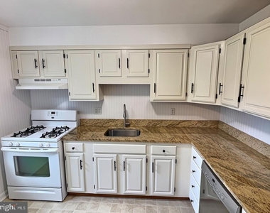 6624 E Wakefield Drive - Photo Thumbnail 14