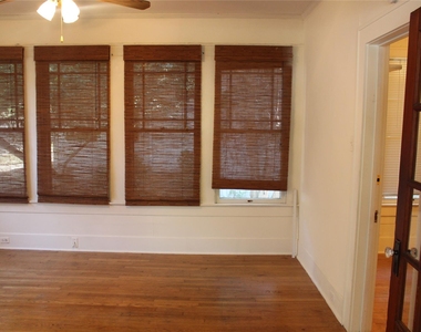 2826 Salado St - Photo Thumbnail 19