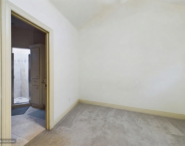 2826 Salado St - Photo Thumbnail 31