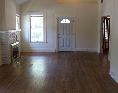 2826 Salado St - Photo Thumbnail 15