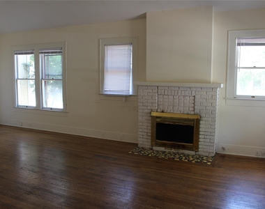 2826 Salado St - Photo Thumbnail 5
