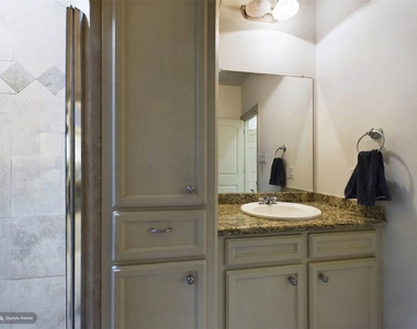 2826 Salado St - Photo Thumbnail 32