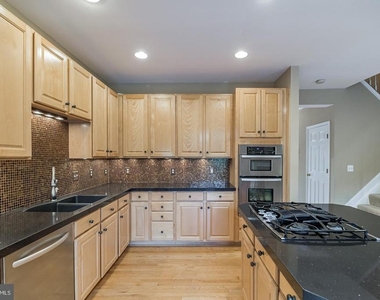 2807 Marywood Oaks Lane - Photo Thumbnail 12