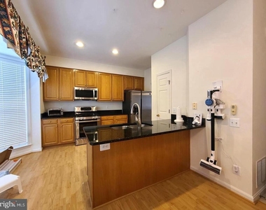 7705 Wiley Creek Way - Photo Thumbnail 3