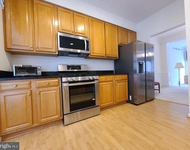7705 Wiley Creek Way - Photo Thumbnail 2